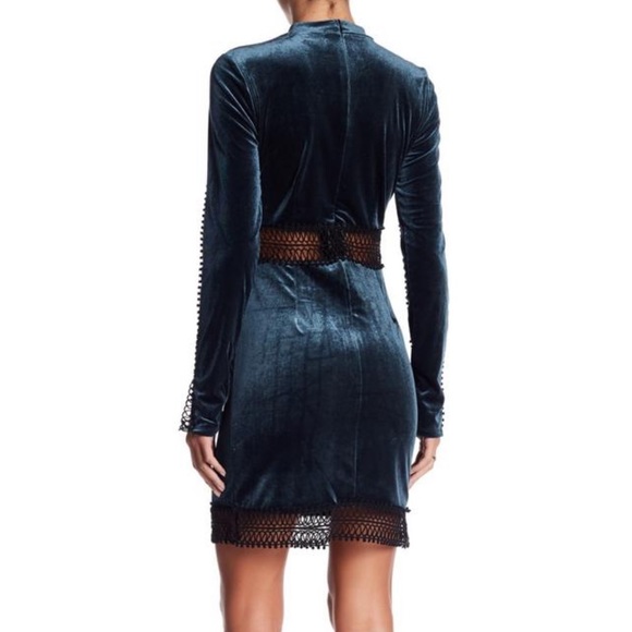 Romeo & Juliet Couture Velvet Dress - Picture 2 of 8